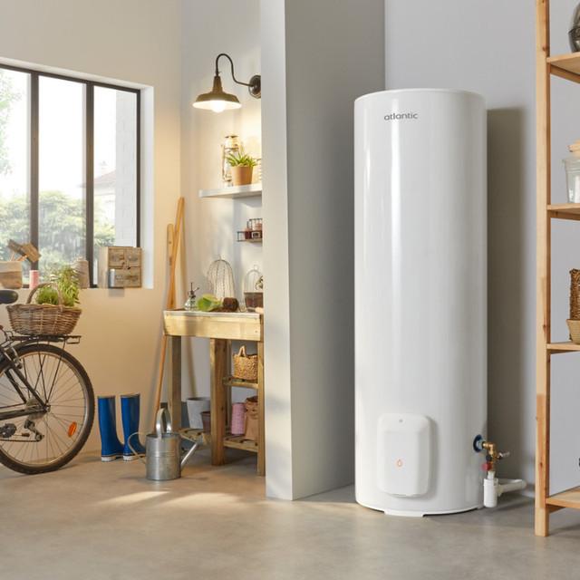 Chauffe-eau électrique Zénéo ACI Hybride vertical sur socle 300L - Atlantic - 154319_1