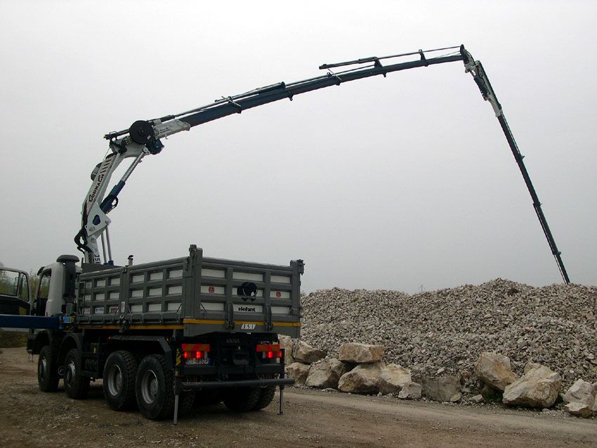 Serie 27500 e asc plus grue auxiliaire - cormach -  pression  300 bar_1