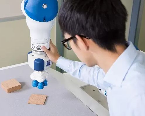 Motoman hc10dt - cobot - yaskawa - plage de travail 1 200 mm_1