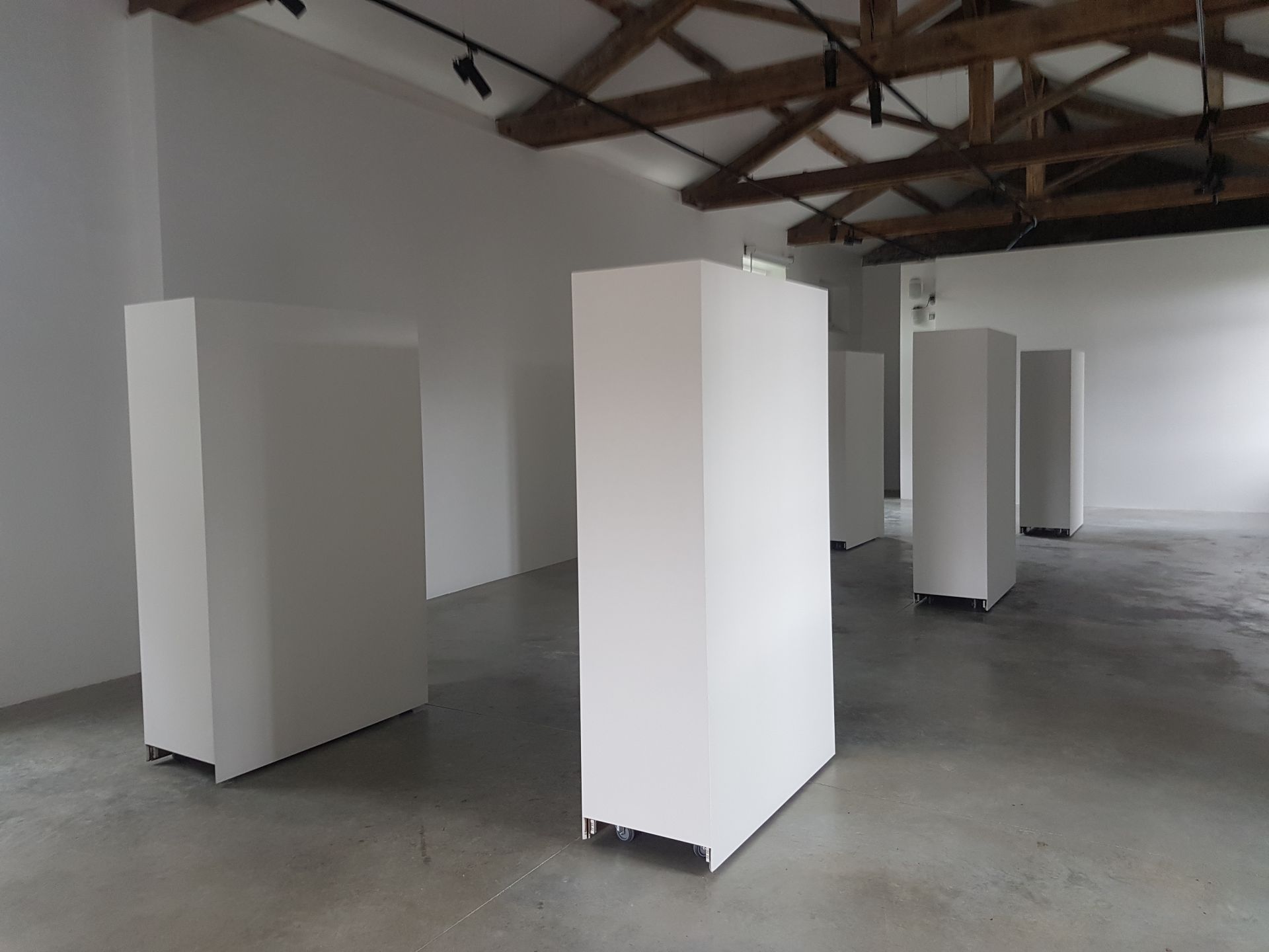 Caisson pour exposition avec finition mélaminé blanc M1