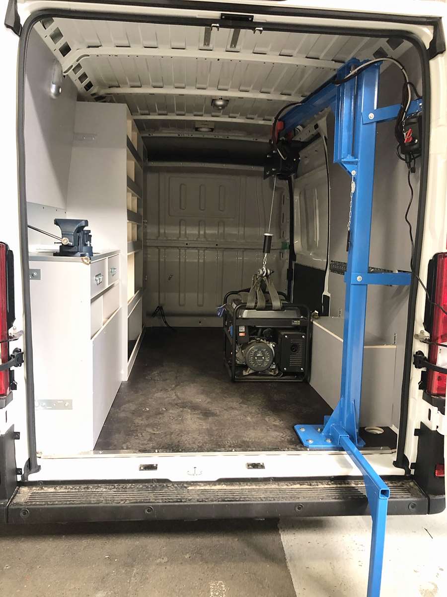 Potence pivotante à bras pour fourgons H1 et H2