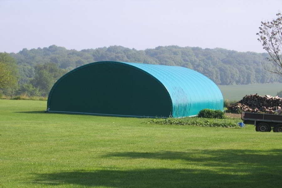 Tunnel de stockage / fermé / structure en acier / couverture en pvc / porte / pignon_1