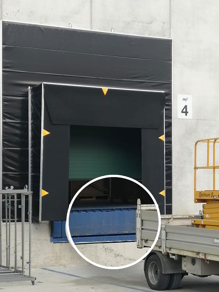 Rampe de chargement hydraulique conçue pour le chargement et le déchargement efficace et sécurisé des véhicule - SDL_1