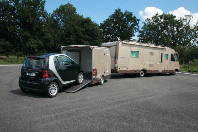 Venus - Remorque fourgon 600 kg - Vans Bardot avec pavillon polyester et options variées_1