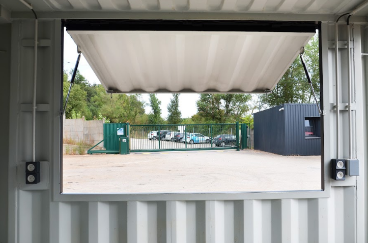 Kiosque / stand en container modulable - solutions sur mesure pour événements et points de vente - Eurobox_1