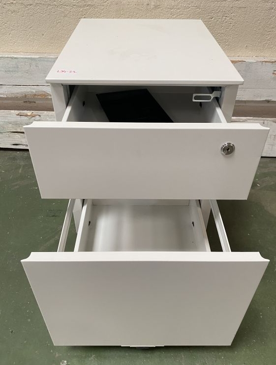 Meuble sous paillasse de laboratoire d'occasion - 2 tiroirs - sur roulettes - P2208-1834_1