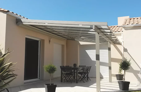 Préau terrasse en aluminium sur-mesure - SOKO : esthétique, évolutif, durable et adaptable à chaque habitation_1