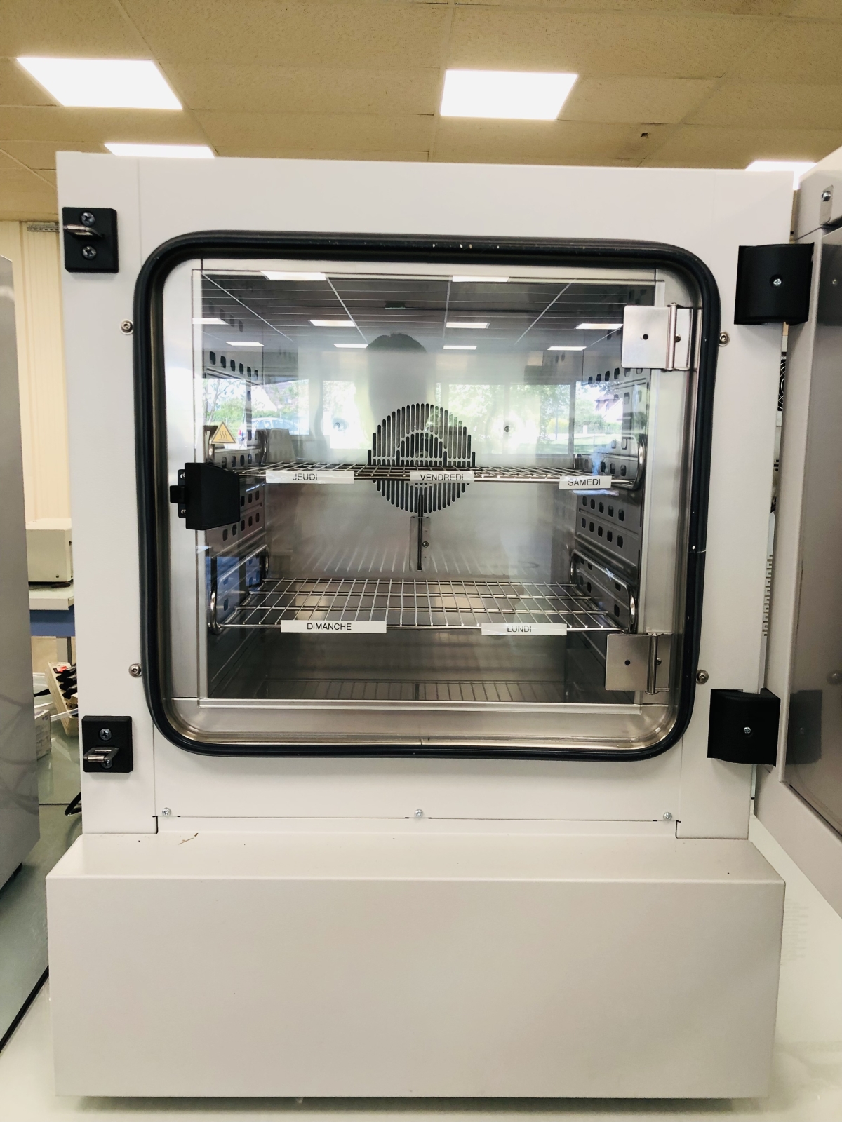 Incubateur réfrigéré de laboratoire d'occasion binder kb53