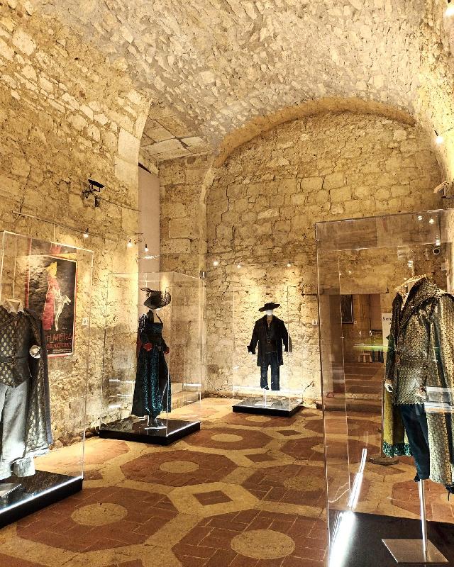 Vitrine mannequin en plexiglas - VGAS PM_1