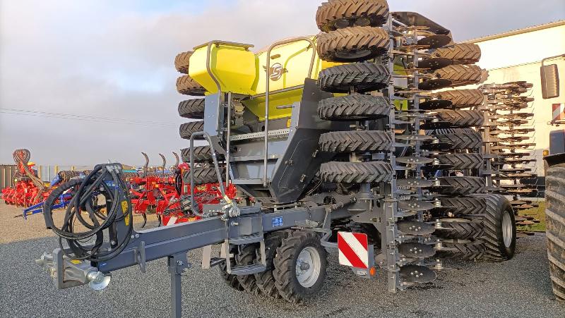 Sky Maxidrill Fertijem E-Drive Premium Pro I - Semoir pneumatique haute technologie - Largeur de travail 6 m - 40 rangs_1