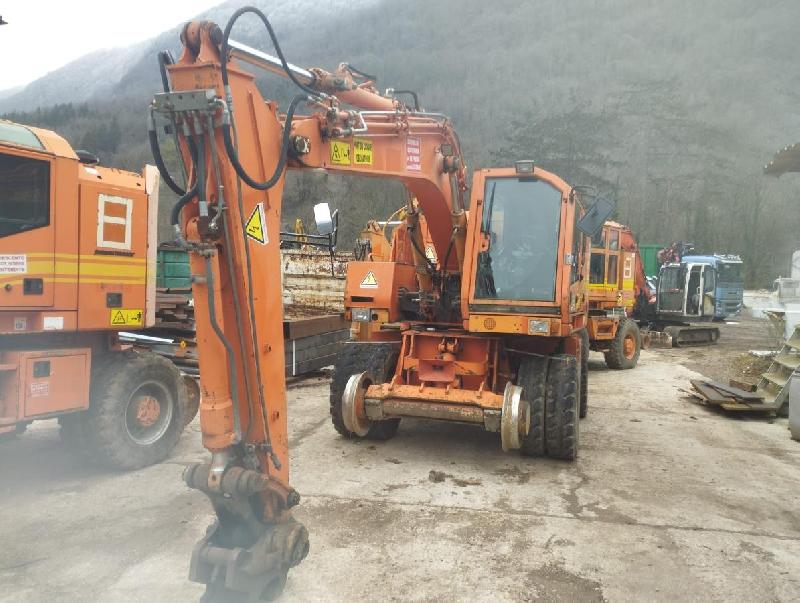 CASE pelle rail route (prix possible pour le lot)_1