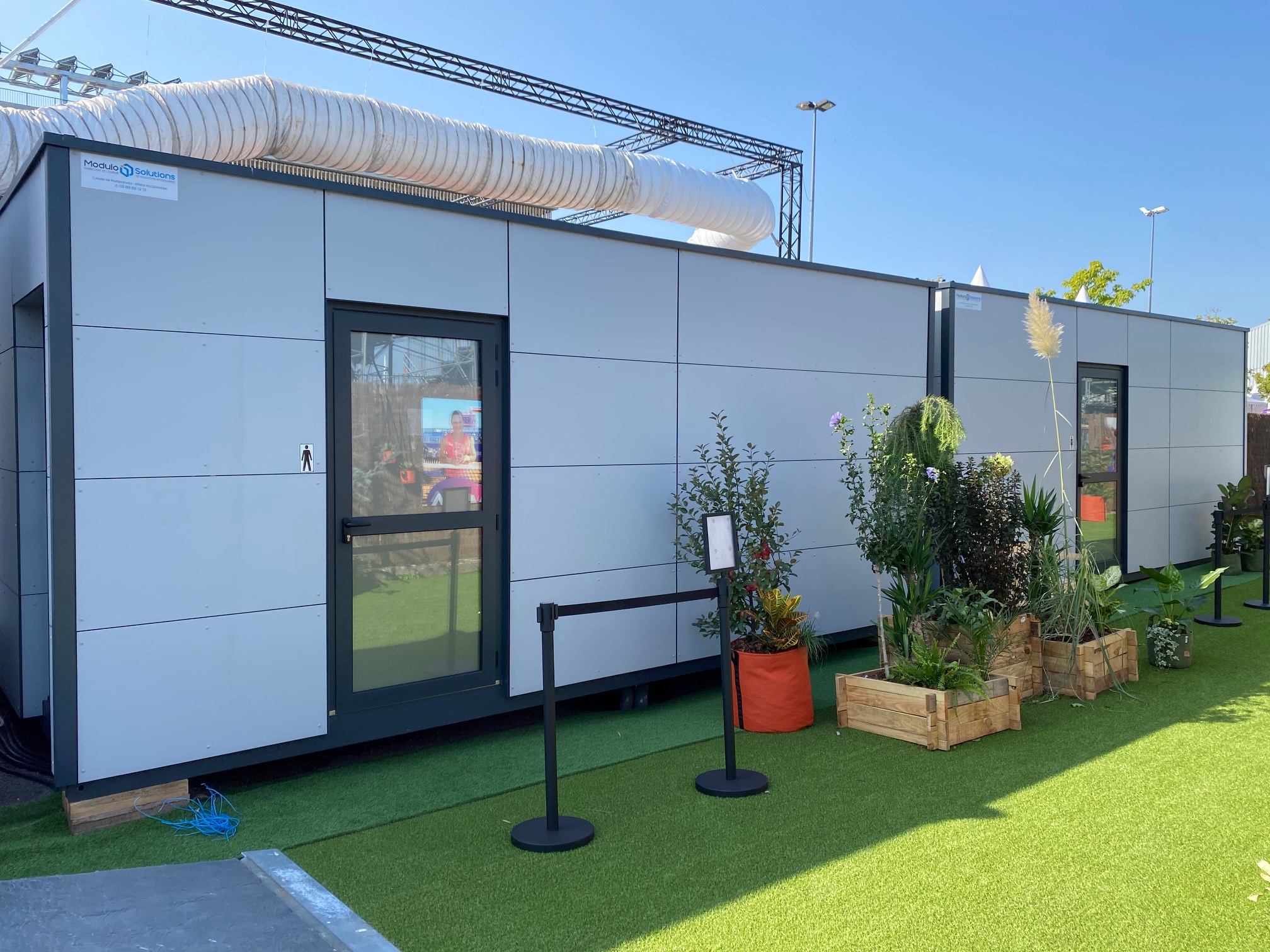 Bloc  sanitaire modulaire raccordable aux réseaux d'alimentation et d'évacuation - MODULO SOLUTIONS_1