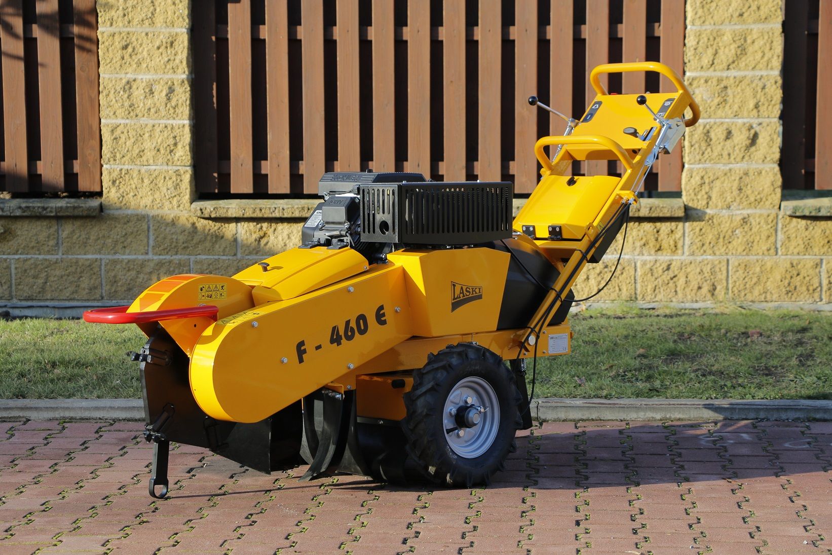 F 460ei - rogneuse de souches - laski - poids 230 kg_1