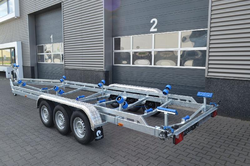 Vlemmix - 9m20-2m55 - 3x1800 kg - 3500 kg - VLEMMIX - Remorque Porte-Bateau_1