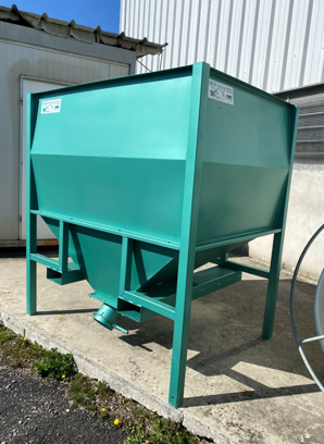 Conteneur cône déporté palettisable avec possibilité de rehaussage - Capacité 1800 L_1