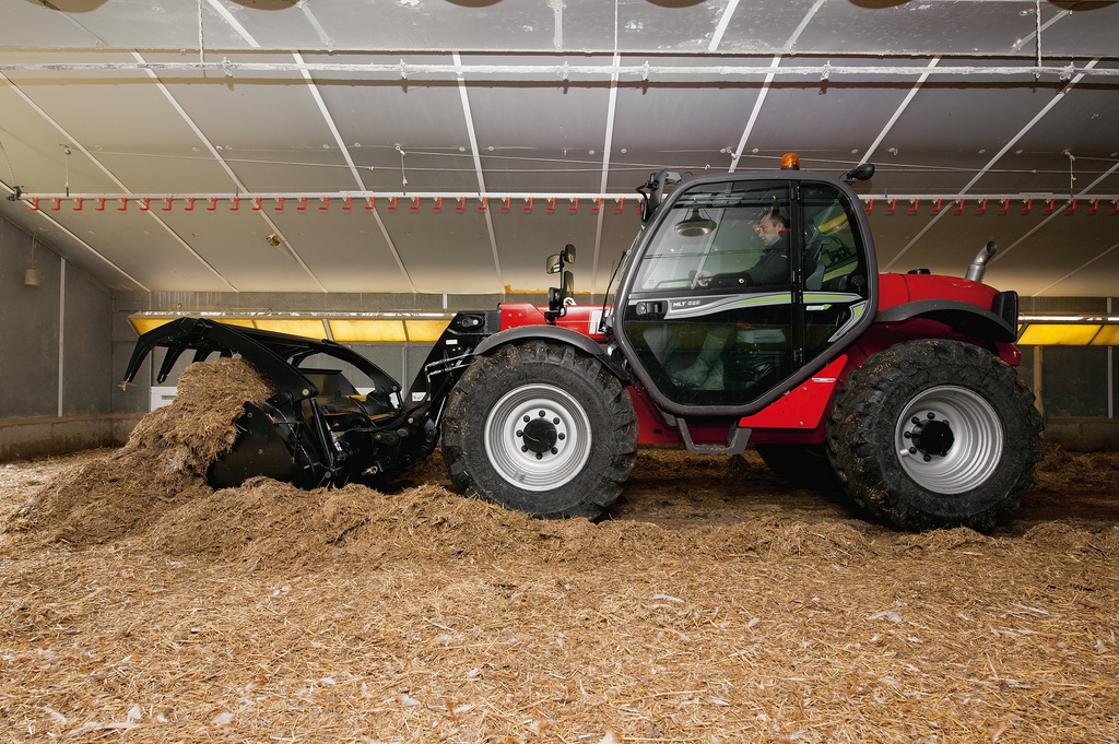 Godet multifonctions CBG 2100 MS - Manitou - manutention intensives et matériaux < 1000 kg/m3_1