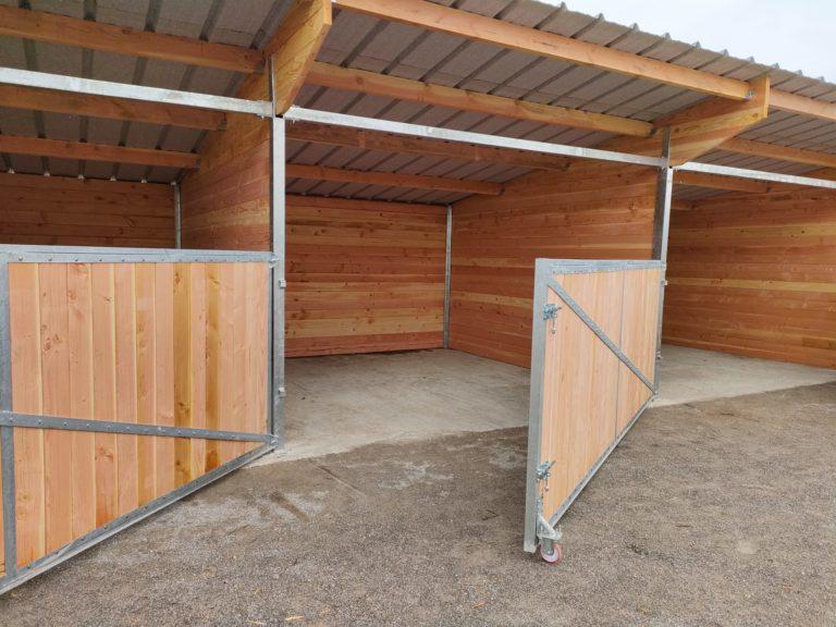 Box PRO portail pivotant et poteaux métal - BOX031 - Robustesse et modularité pour chevaux_1