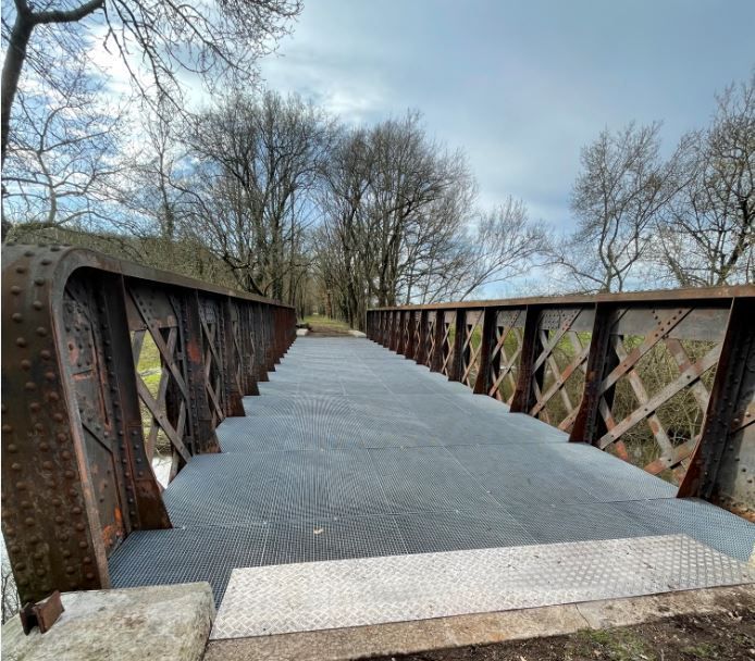 Caillebotis pressé industriel ou architectural - fabrication standard ou sur-mesure_2