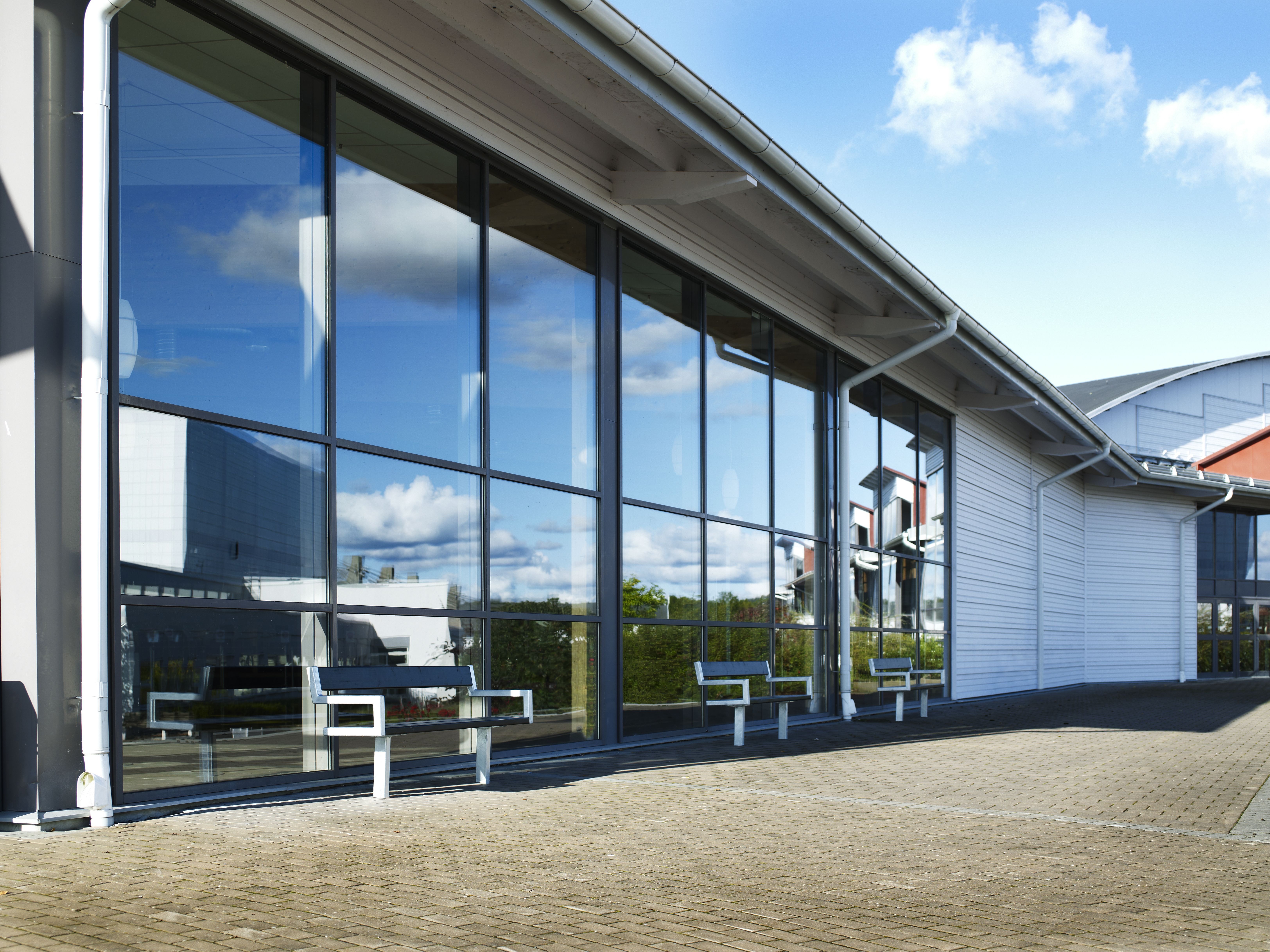 Banc public Pixbo réf 8037086 - Hags - Avec accoudoir - Noir/Galvanisé - Free Standing_1