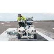 H18-2 - Machine de marquage routier Hofmann - débit d’air 1300-2200 l/min à 7,5 bar, moteur turbo-diesel Kubota_1