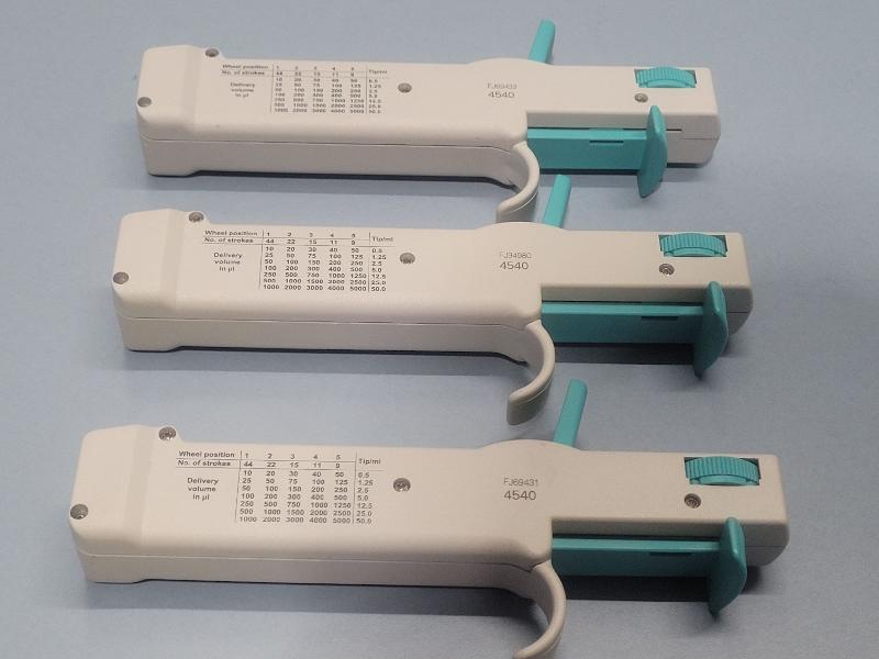 Lot de 3 Thermo Scientific Pipette Finnpipette Stepper 4540 10 à 5 000 µL_1