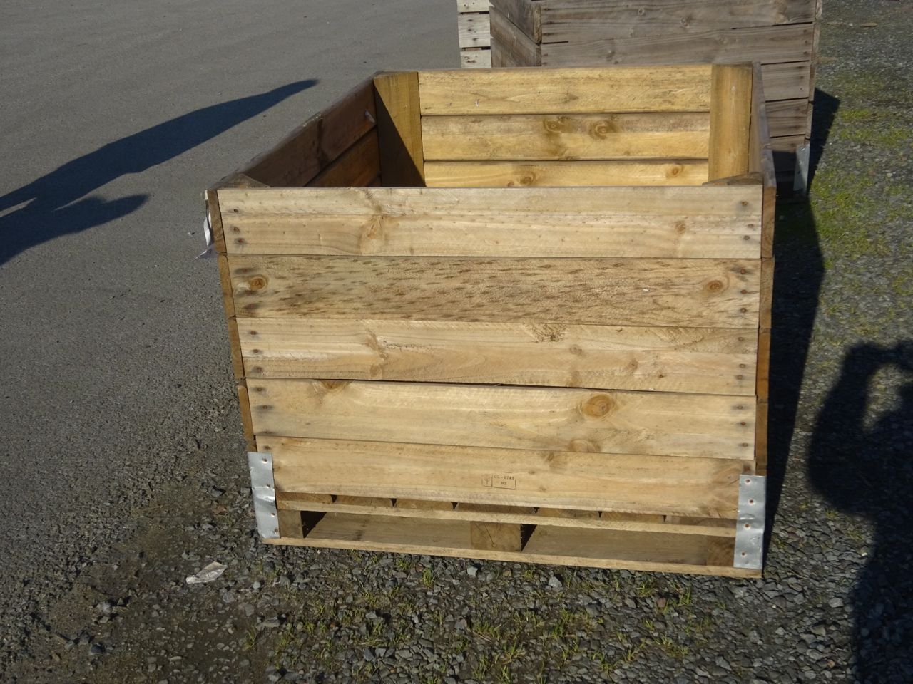 Palox en bois occasion, idéal pour maraîchage et stockage de matériaux