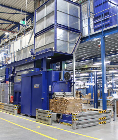 Presse à balles automatique BaleTainer - Grandes quantités de déchets - 600 kN - 4 balles/heure - Strautmann Umwelttechnik_1