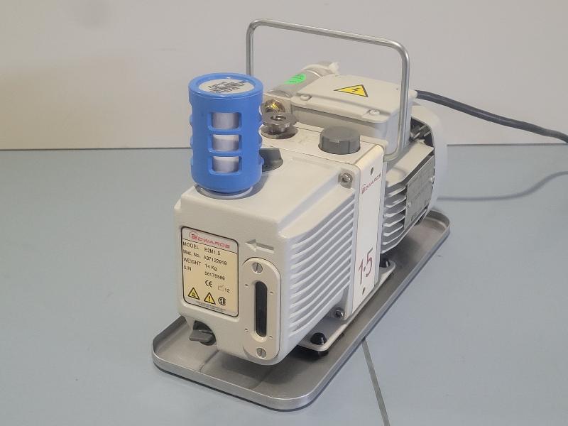 Pompe à vide Edwards E2M1.5_1