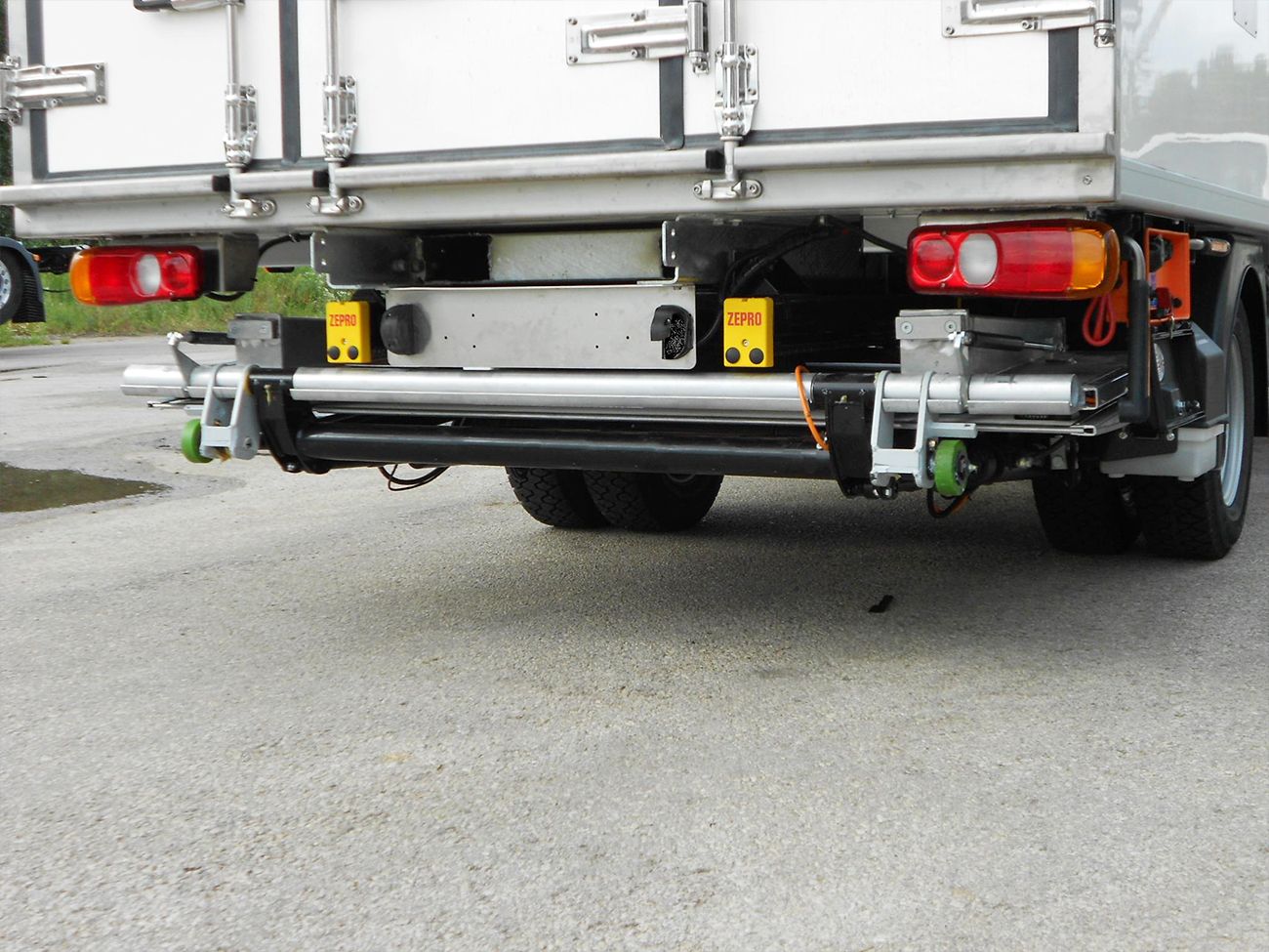 Hayon élévateur robuste avec capacité de levage de 750 à 1000 kg