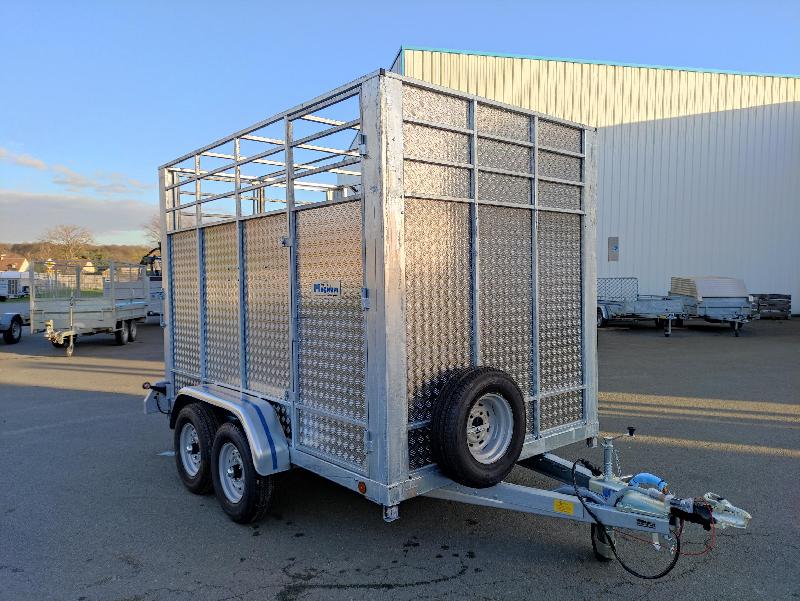 Remorque pour transport d'animaux - 3/4 places - 3,15 x 1,90 x 2,00 m - 3500KG - MAGNUM VAN BOVIN CORSICA_1