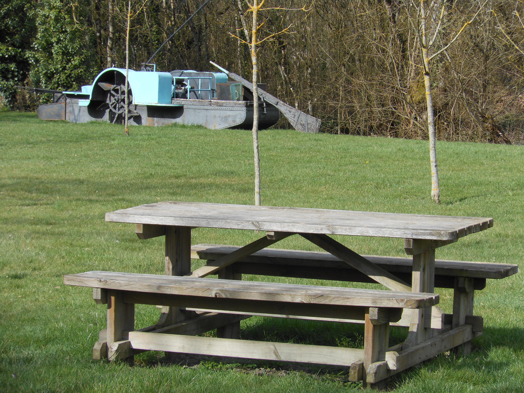 Table publique Clairière - accessible PMR - bois en pin sylvestre Classe IV - 2,00 x 1,80 m_1