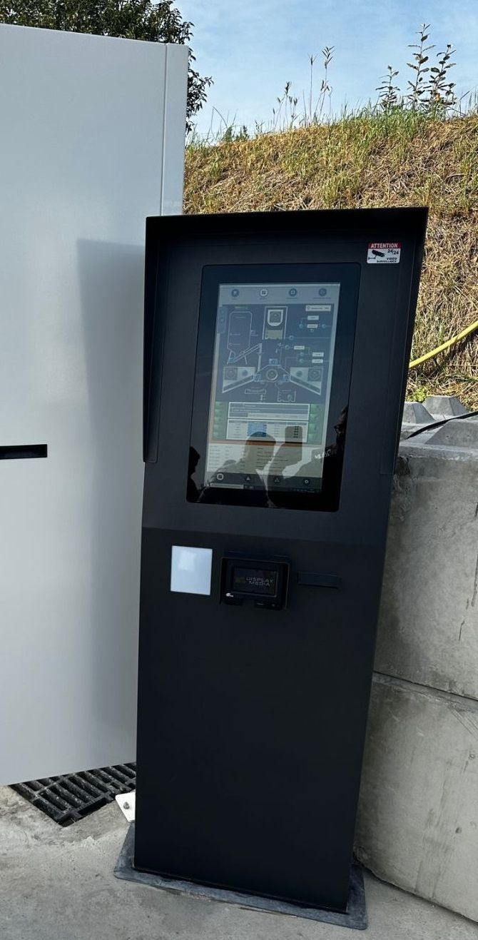 Borne interactive Outdoor Pacific - écran 15'' à 22''_2