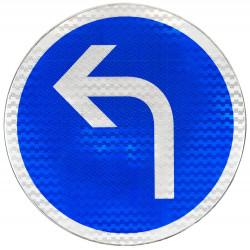 Panneau d'obligation B21C2 - Direction obligatoire à gauche à la prochaine intersection - WP Signalisation_1