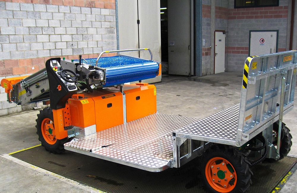 Récolteuse de légumes automotrice 8200 Herbex - Ortomec SRL - largeur de tête 130 à 180 cm_1