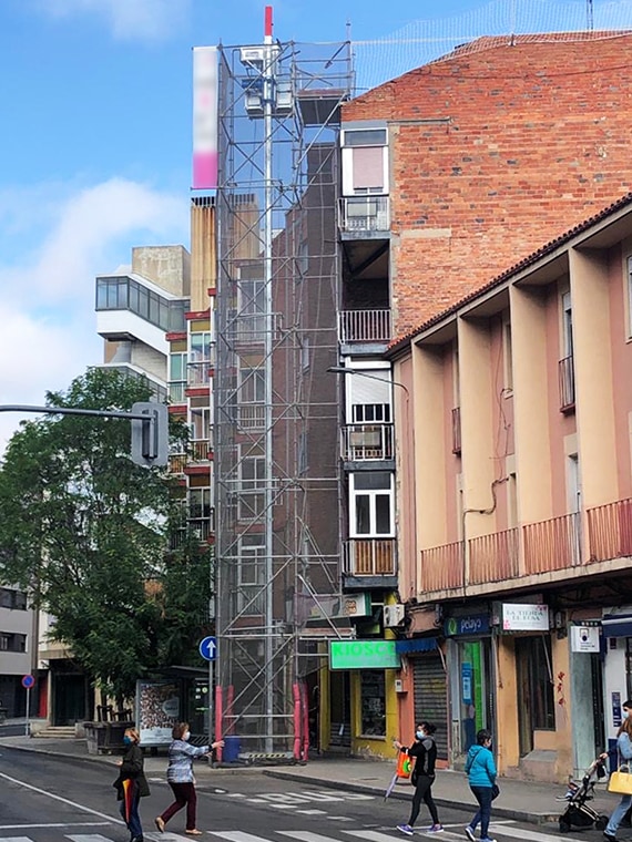 Monte-matériaux avec  une capacité de charge 450 kg pour espaces réduits - MC 450_1