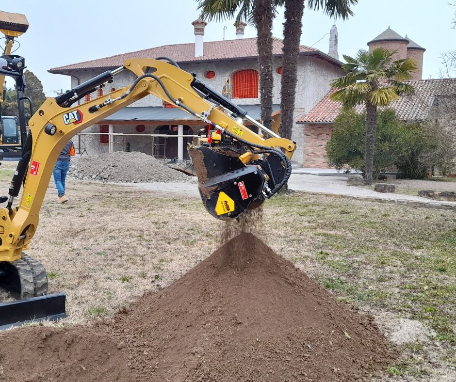 Godet cribleur broyeur MB-HDS207 - pour mini-pelles de 1,3 à 2,8 tonnes - 98 kg_2