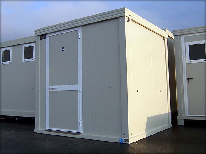 Toilette mobile / accessible PMR / 242 x 230 x 239 cm_0