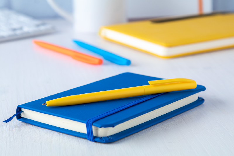 Stylo à bille en plastique - encre bleue - couleur jaune - poids 5 g_1