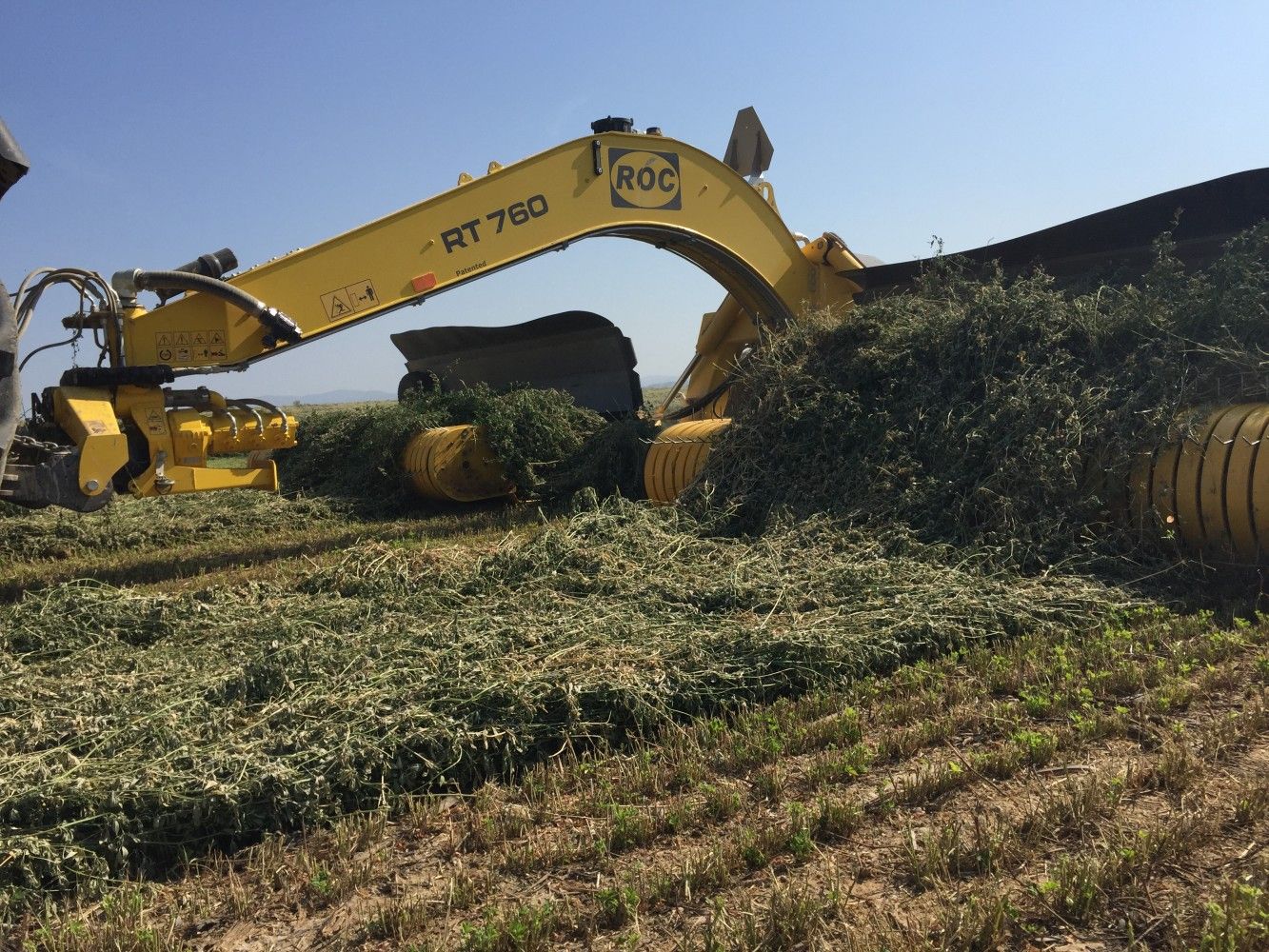 RT 760 - Andaineur à tapis - ROC SRL - 2 éléments, largeur de travail 7,6 m et largeur de récolte 6 m_1