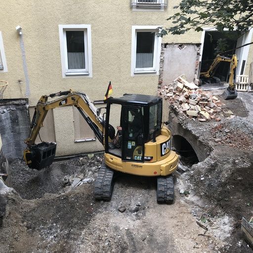 Godet concasseur MB-C50 S4 pour pelles hydrauliques et tractopelles_2