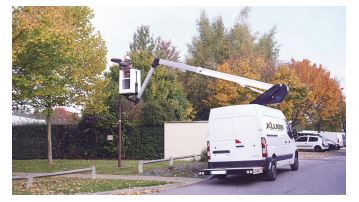Nacelle sur fourgon, hauteur de travail 12.50 m, équipé d'un mât de dernière génération fabriqué en aluminium - disponible en location_1