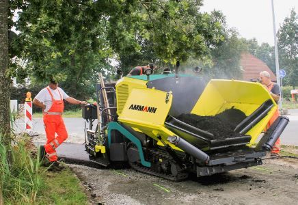 Aft 200-2 finisseur compact Ammann - Poids 5900 kg - Largeur de travail 1.20 à 3.10 m_1