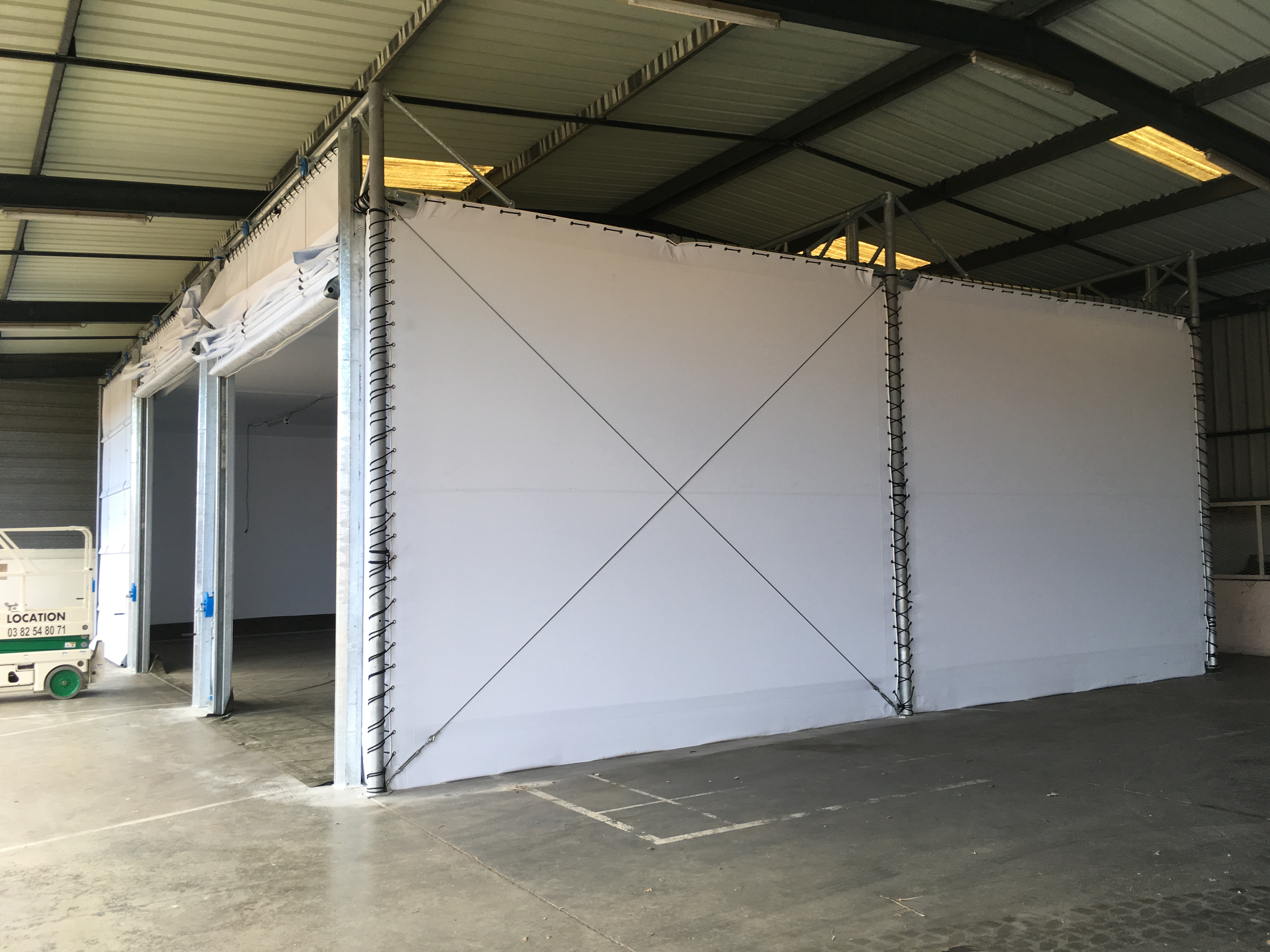 Enceinte modulaire suspendue avec hygrométrie contrôlée_1