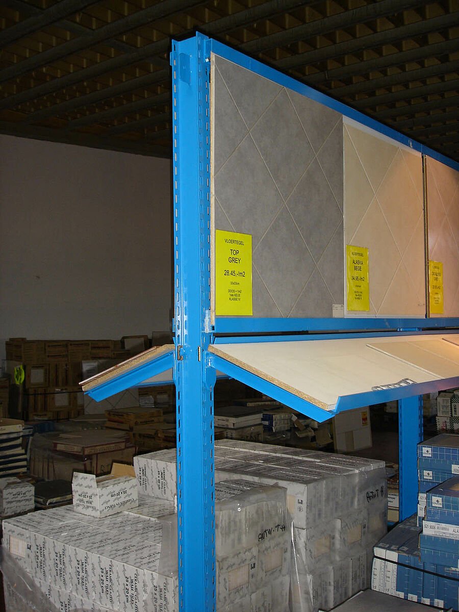 Rayonnage sapin pour carrelage complet - OHRA - robuste avec surfaces inclinées à 20° et dimensions standard_1