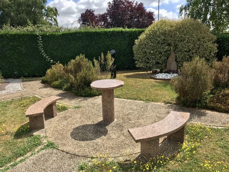 Table de Recueillement pour Jardins du Souvenir - Pour les communes moyennes à grandes_1
