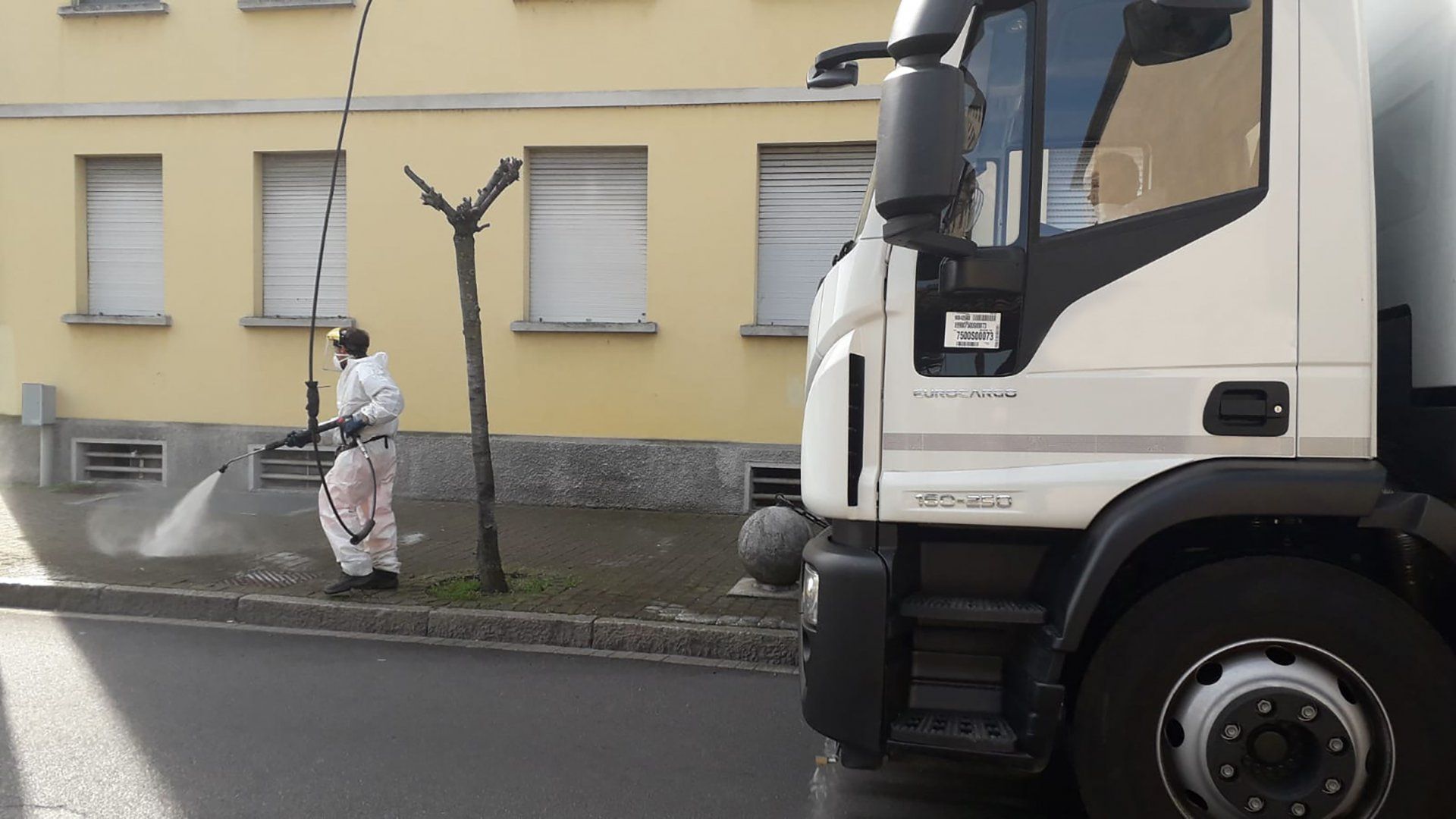 8000 Combi - Balayeuse de voirie aspirante Dulevo - 3000 litres - Diesel - Haute performance_1