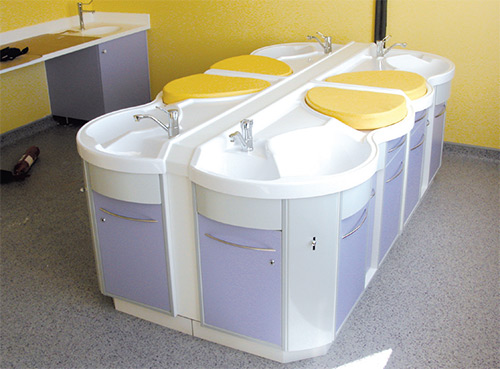 Paillasse de puériculture Ondine - Réf SPE 1350 - BIOLAB - Dimensions 1350x670x900 mm - Plateau monocoque avec baignoire_1