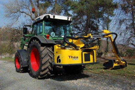 Théa - épareuses et broyeurs forestiers, bras droit ou avancé, pivot central 115°_1