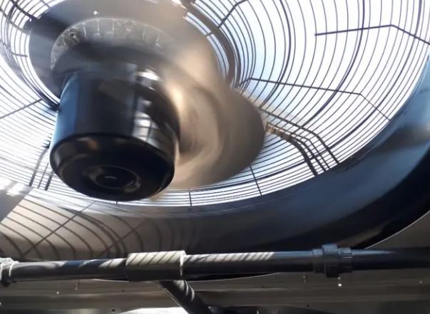 Tour de refroidissement adiabatique - Refroidisseur pour liquides industriels à fonctionnement à sec - PAD-V_1