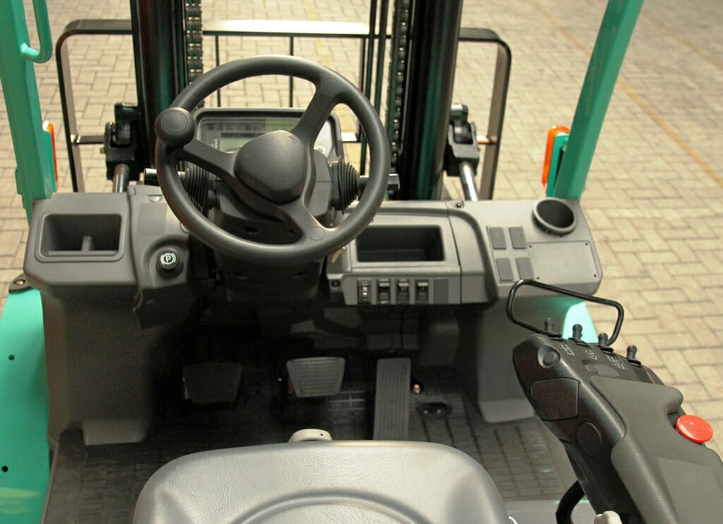 Chariot élévateur à gaz FG40-55 - GRENDiA EX - Moteur avancé Stage V - Conception robuste et écologique_2